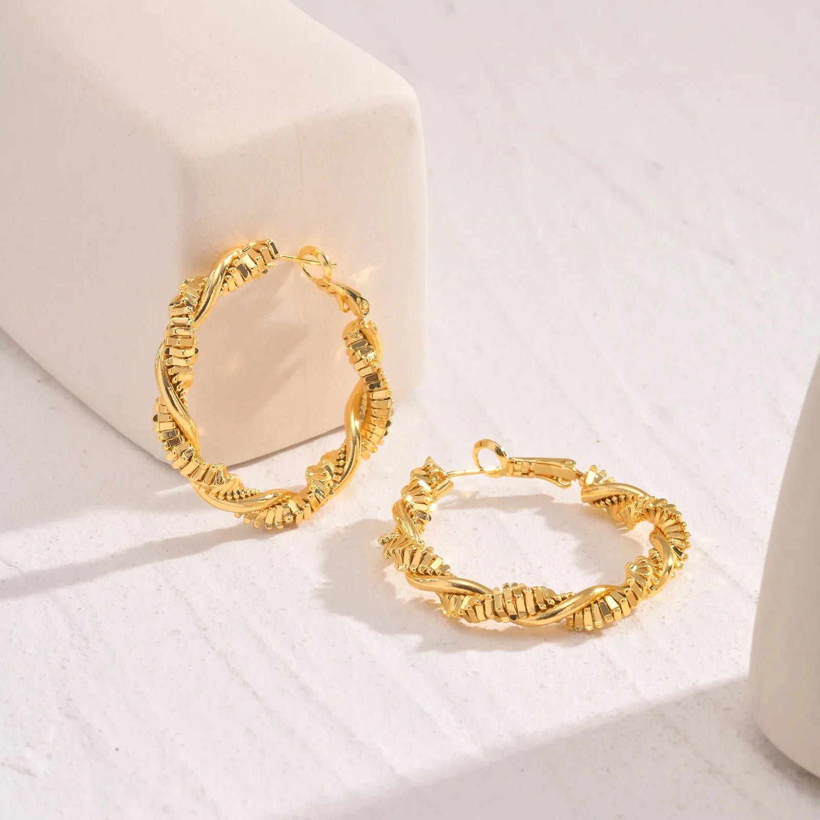 14k Deluxe Textured Spiral Hoop Earrings - Veinci