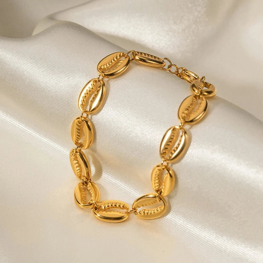 18k Dainty Cowrie Shell Bracelet - Veinci