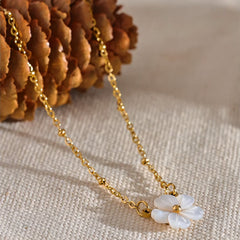 18k Dainty White Floral Necklace - Veinci