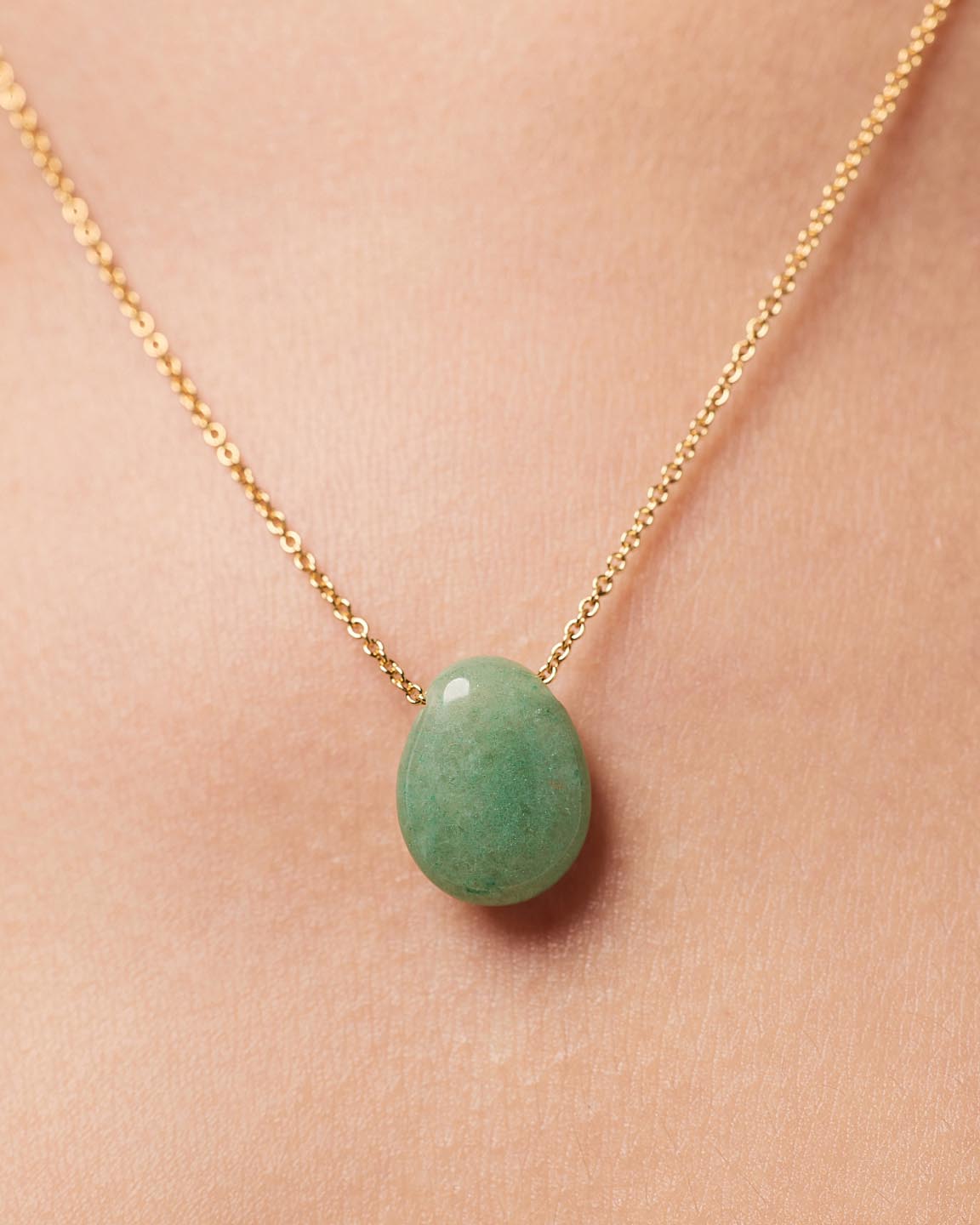 Gold Pendant Necklace - Pebble