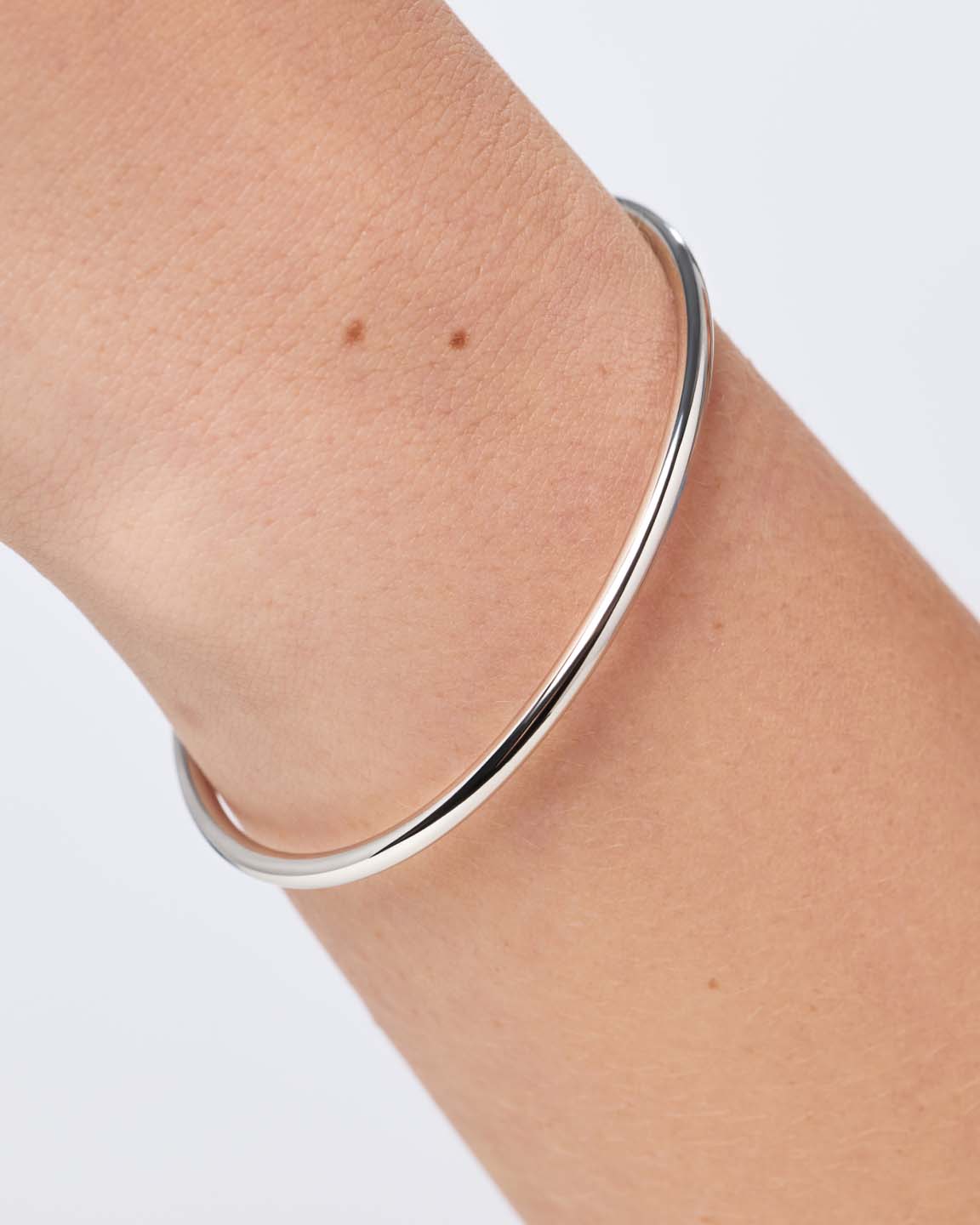 Gold Bangle Bracelet - Carter (2mm)