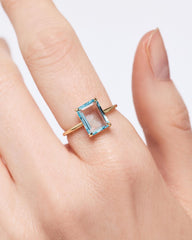 Solid Yellow Gold - Blue Topaz Spritz Ring