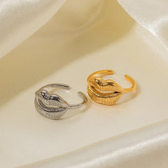 Bold Kiss Romantic Ring