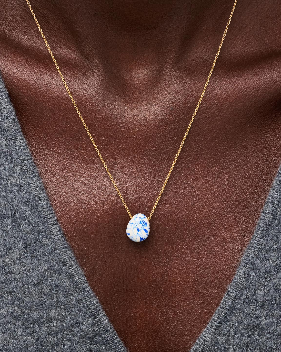 Gold Pendant Necklace - Pebble
