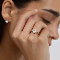 Emerald Solitaire Diamond-Inspired Ring 2ct
