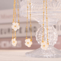 White Shell Flower Pendant Necklace