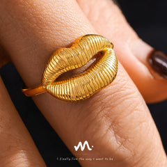 Textured Lip-Motif Open Ring
