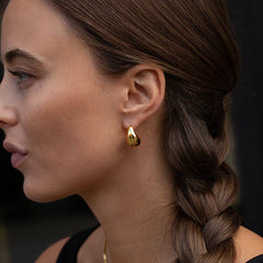 Daphne Openwork Teardrop Stud Earrings
