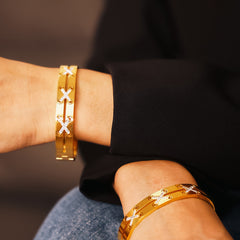Sparkling Star Detail Bangle Bracelet