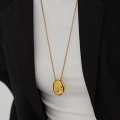 Daphne Minimalist Teardrop Pendant Necklace