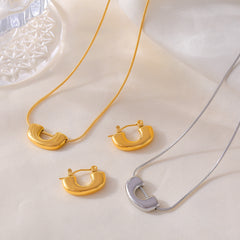 18K Gold-Plated U-Shape Pendant Jewelry