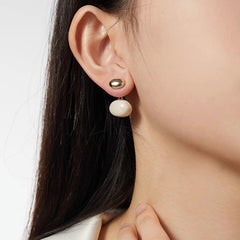 Daphne Vintage-Inspired Teardrop Stud Earrings No. 596027