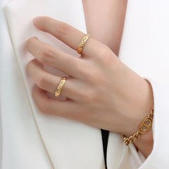 Diamond-Pattern Textured Band Ring