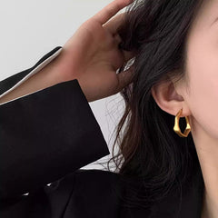 Daphne Vintage-Inspired Stud Earrings No. 980347