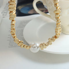 Irregular Pearl-Look Bead Necklace