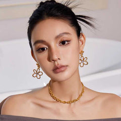 Nicolette Vintage-Inspired Floral Stud Earrings No. 119675