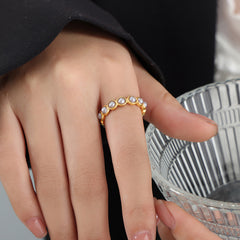 Gold-Tone Gray Pearl-Look Bead Band Ring