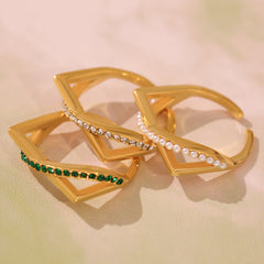 Shell Pearl-Look and Sparkling Open Ring Designs