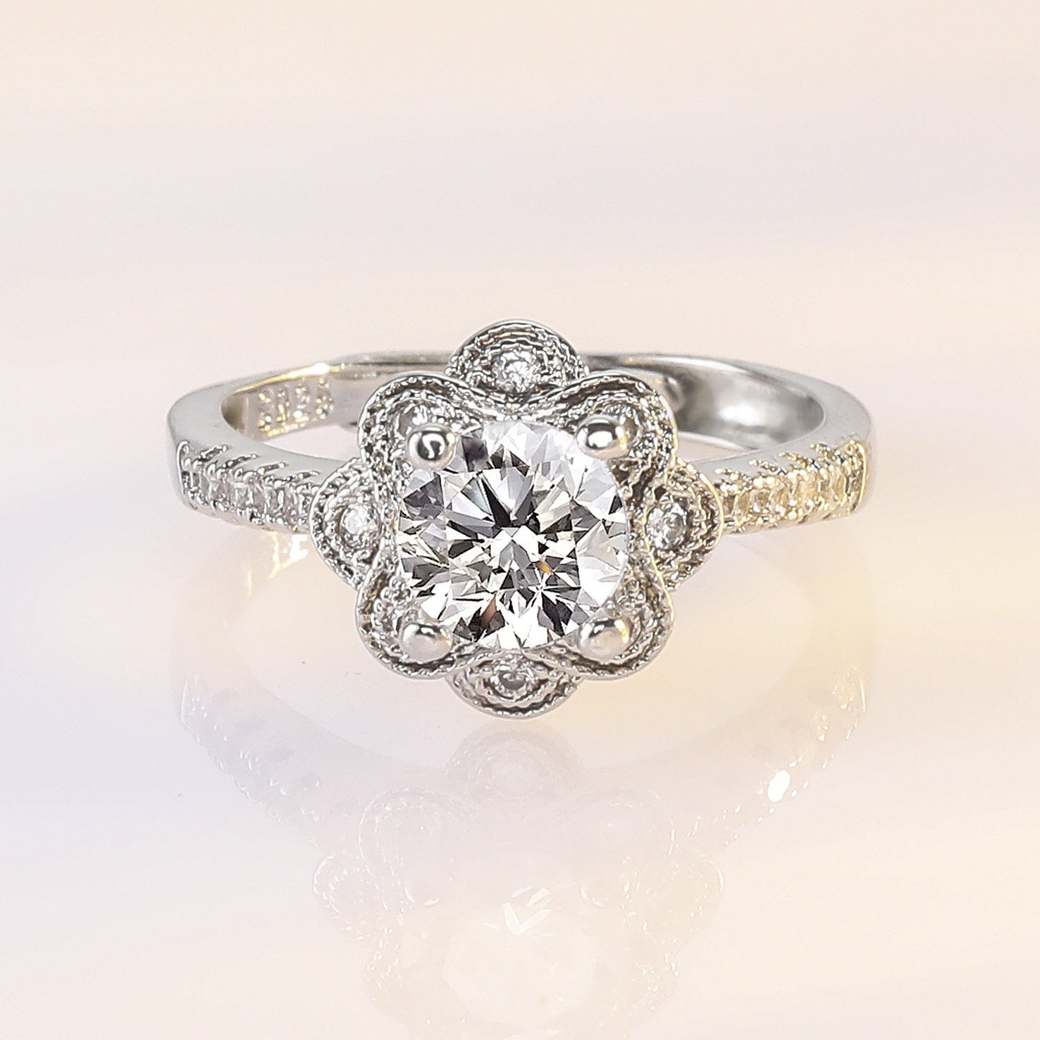 Lumière Charm Ring product detail