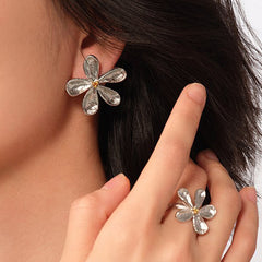 Daphne Modern Stud Earrings No. 183547