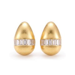 Daphne Vintage-Inspired Teardrop Stud Earrings