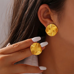 Rippled Round Statement Stud Earrings