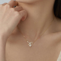 Daphne Vintage-Inspired Pearl Bow Necklace