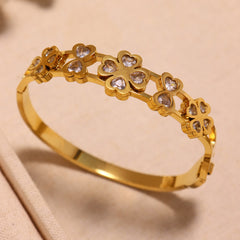 18K Gold-Plated Heart-Petal Clover Clasp Bracelet