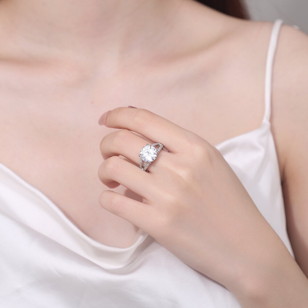 Lumière Charm Ring product detail