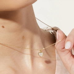 Daphne Minimalist White Mother-of-Pearl Heart Necklace