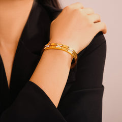 Sparkling Star Detail Bangle Bracelet