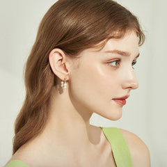 Daphne Pearl Stud Earrings