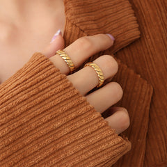 18K Gold-Plated Twisted Band Ring