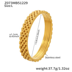 18K Gold-Plated Heart Detail Cuff Bracelet