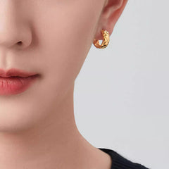 Daphne Modern Huggie Earrings
