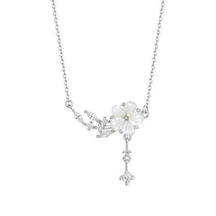 Daphne Vintage-Inspired Camellia Necklace