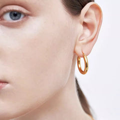Daphne Minimalist Hoop Earrings