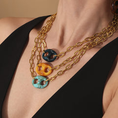 Resin Oval Link Pendant Necklace