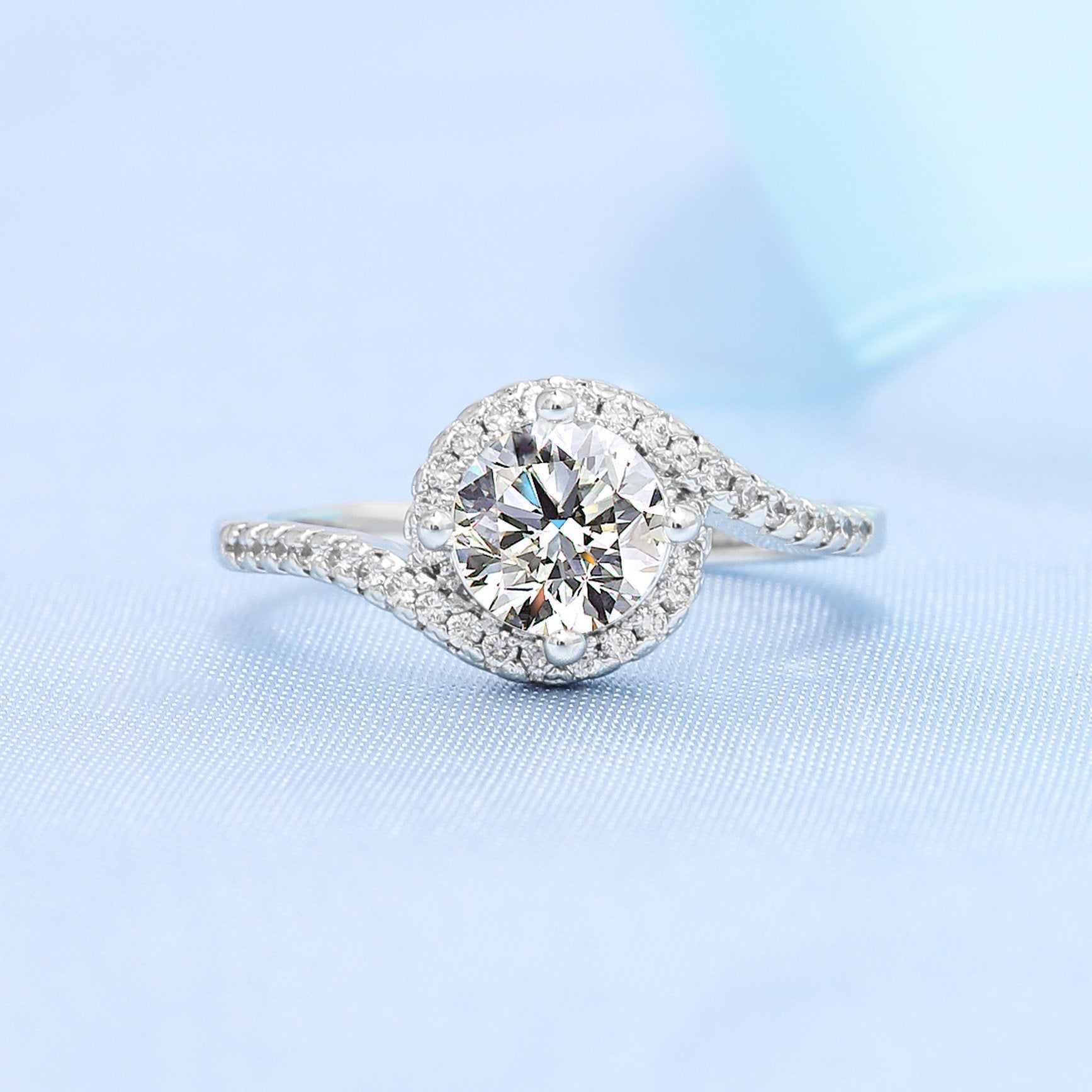 Lumière Charm Ring product detail