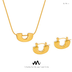 18K Gold-Plated U-Shape Pendant Jewelry