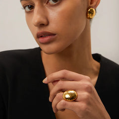 18K Hammered Oval Earring