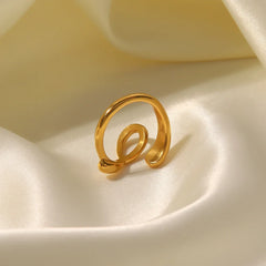 18K Curved Elegance Ring