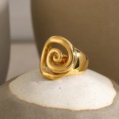 18K Spiral Statement Ring