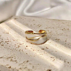 Adjustable Luxury Gold Crevice Ring - Veinci