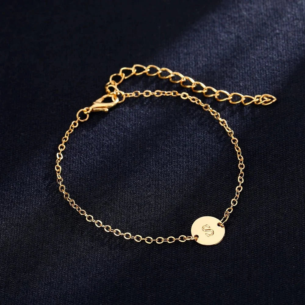Dainty Chain Letter Initial Charm Bracelet - Veinci