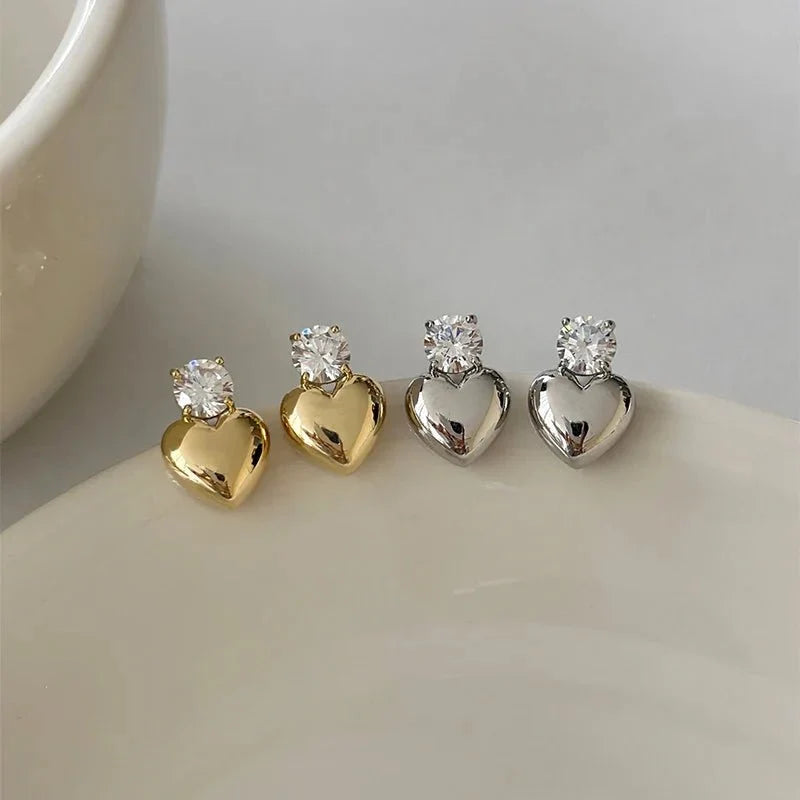 Dainty Diamond Heart Stud Earrings - Veinci