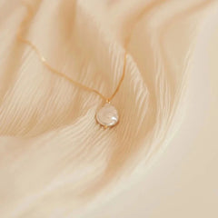 Dainty Flat Pearl Necklace - Veinci