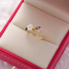 Dainty Floral Diamond Leaf Ring - Veinci
