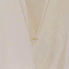 Dainty Lotus Floral Necklace - Veinci