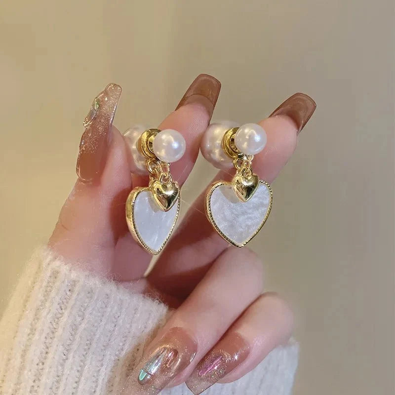 Dainty Pearl Stud Heart Shell Earrings - Veinci